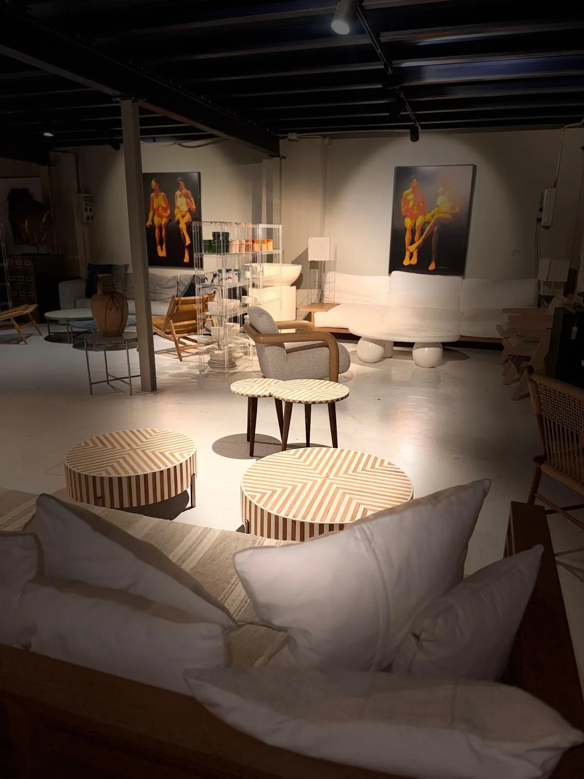 Interior de la nave RAW-DISTRICT en Cornellà