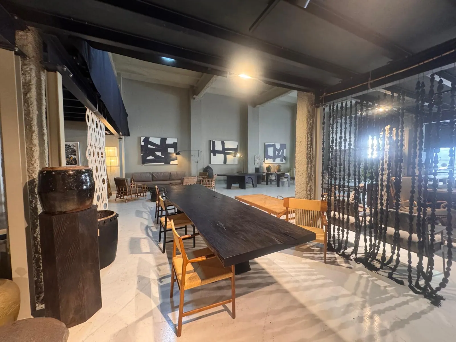 Interior de la nave RAW-DISTRICT en Cornellà